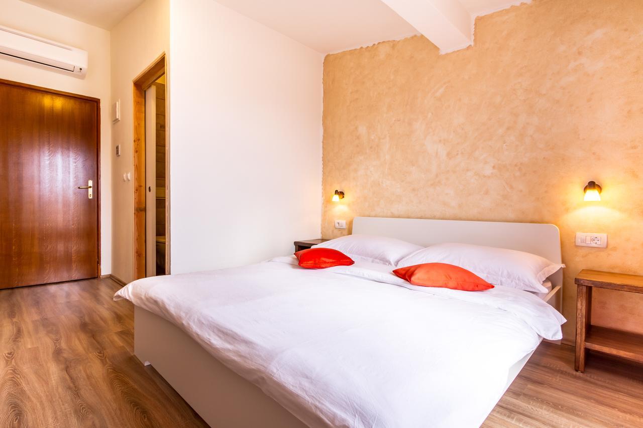 B&B Tonivale Skrbčići Exteriör bild